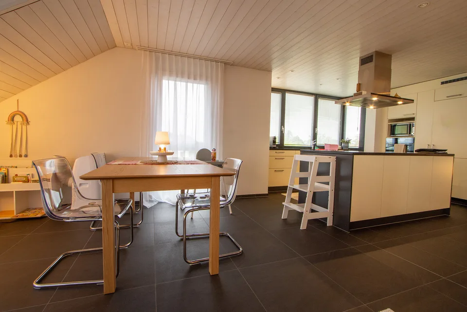 Platz für die ganze Familie - moderne 4.5-Dachwohnung zu vermieten