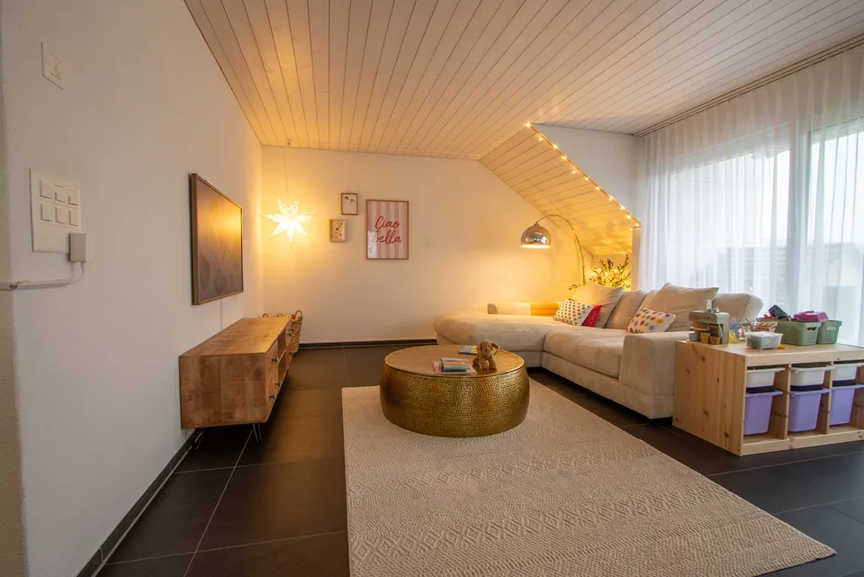 Platz für die ganze Familie - moderne 4.5-Dachwohnung zu vermieten