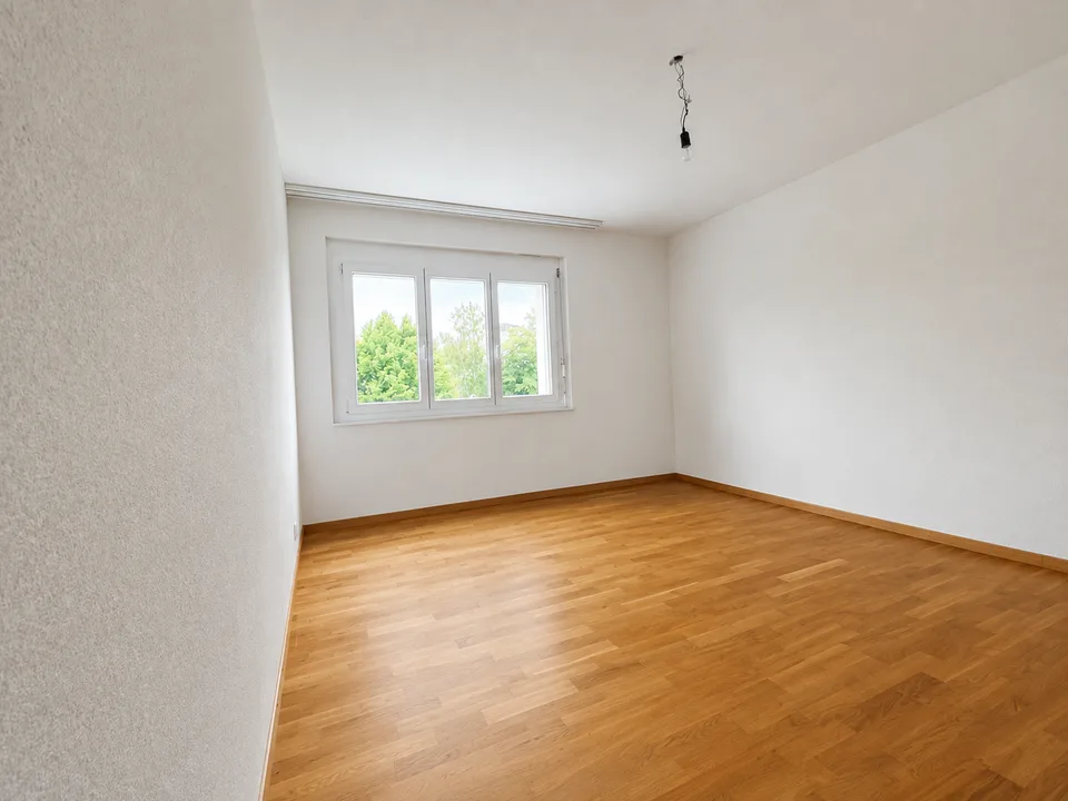 Charming 3.5-room apartment in Pfäffikon ZH with balcony and wonderful sunny location