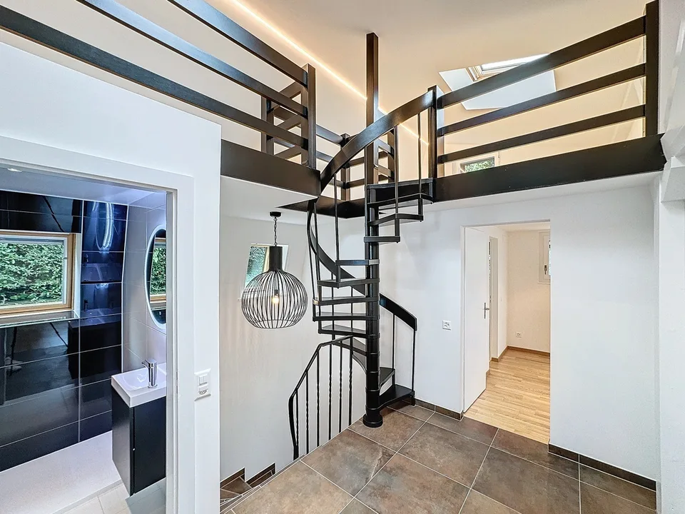 Situation unique - Magnifique villa rénovée avec jardin et vue lac