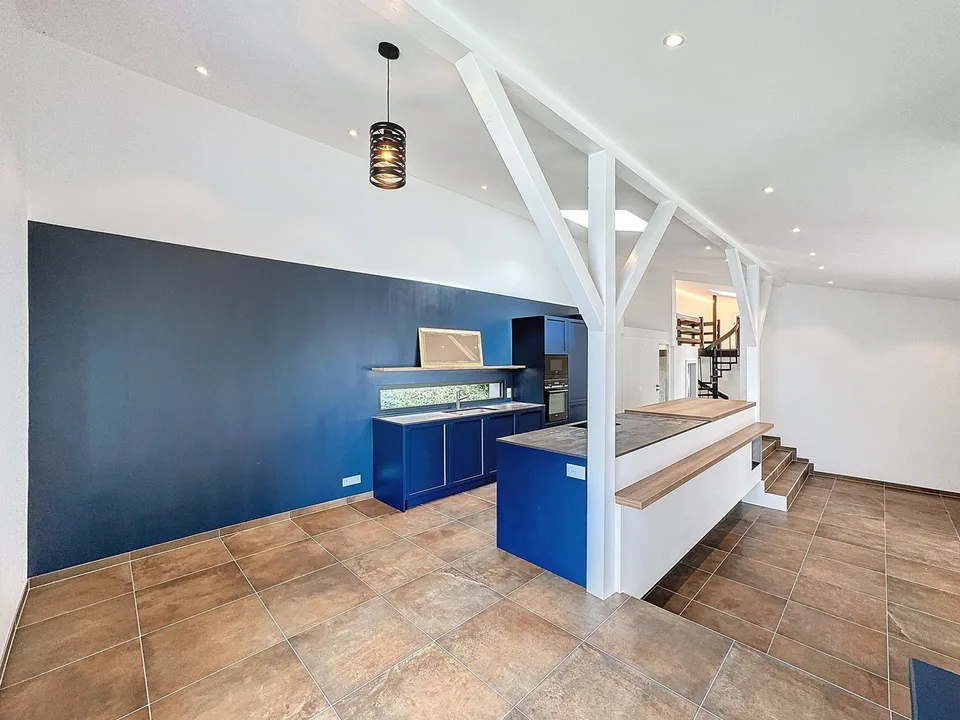 Situation unique - Magnifique villa rénovée avec jardin et vue lac