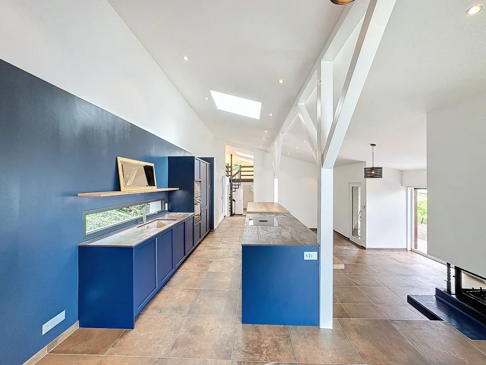 Situation unique - Magnifique villa rénovée avec jardin et vue lac