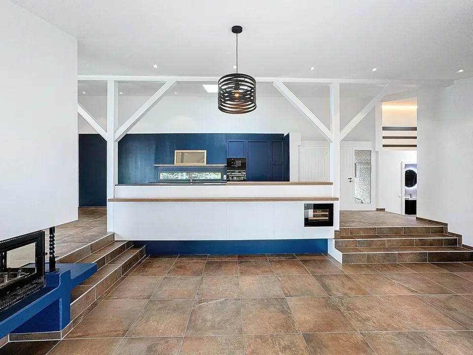 Situation unique - Magnifique villa rénovée avec jardin et vue lac