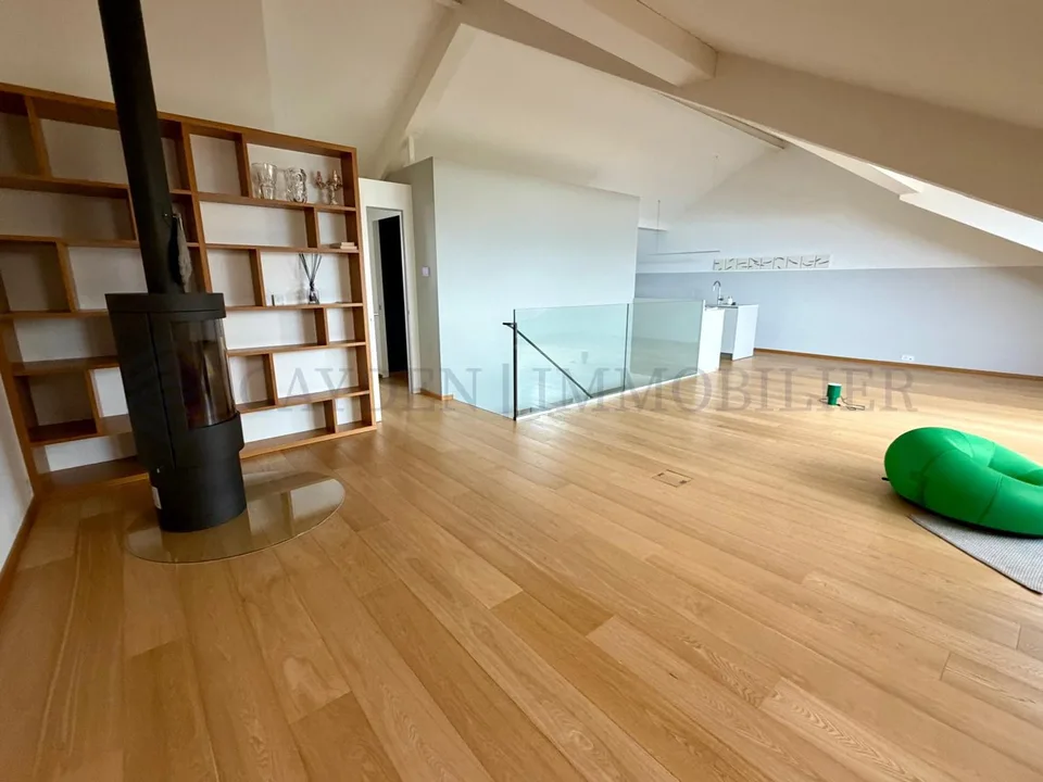 Sublime duplex rénové vue imprenable sur le lac Léman