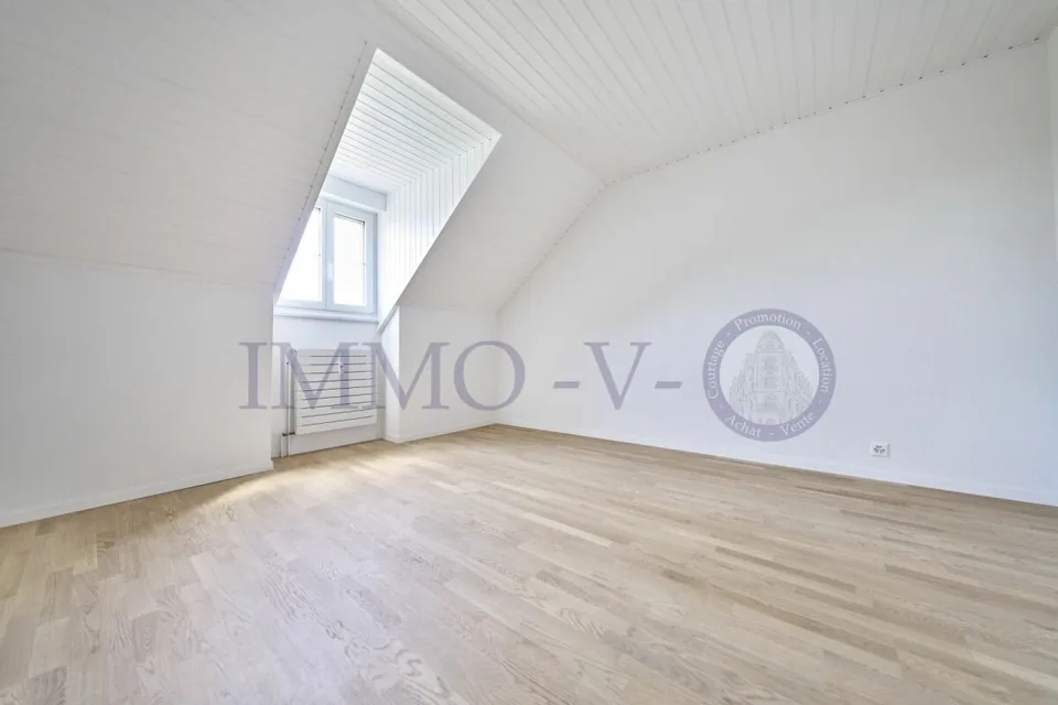 DUPLEX DE STANDING AVEC BEAU VOLUME