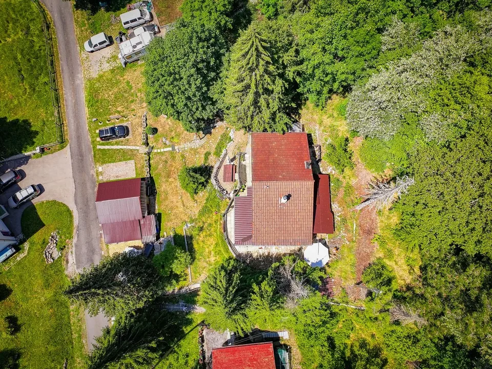 Joli Chalet à potentiel! – photo 5 sur 8