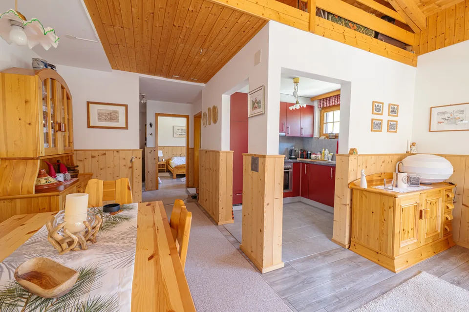 Appartamento di vacanza 2.5 locali - Ritiro alpino con balcone soleggiato – foto 2 di 11
