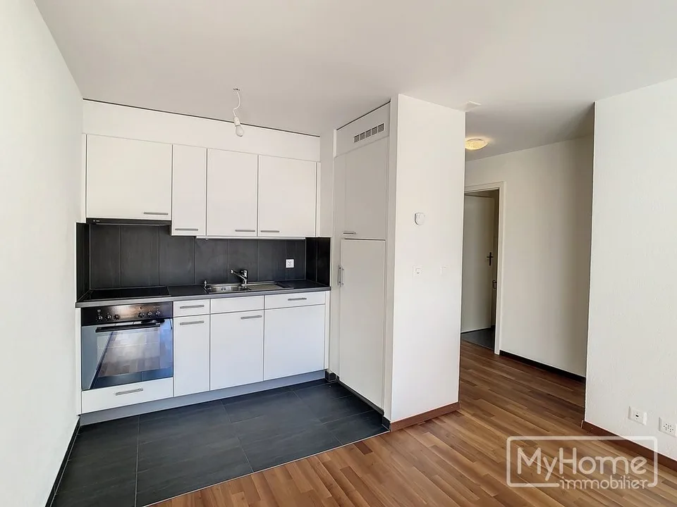 Geräumige 2.5-Zimmer-Wohnung mit Balkon – Foto 4 von 14