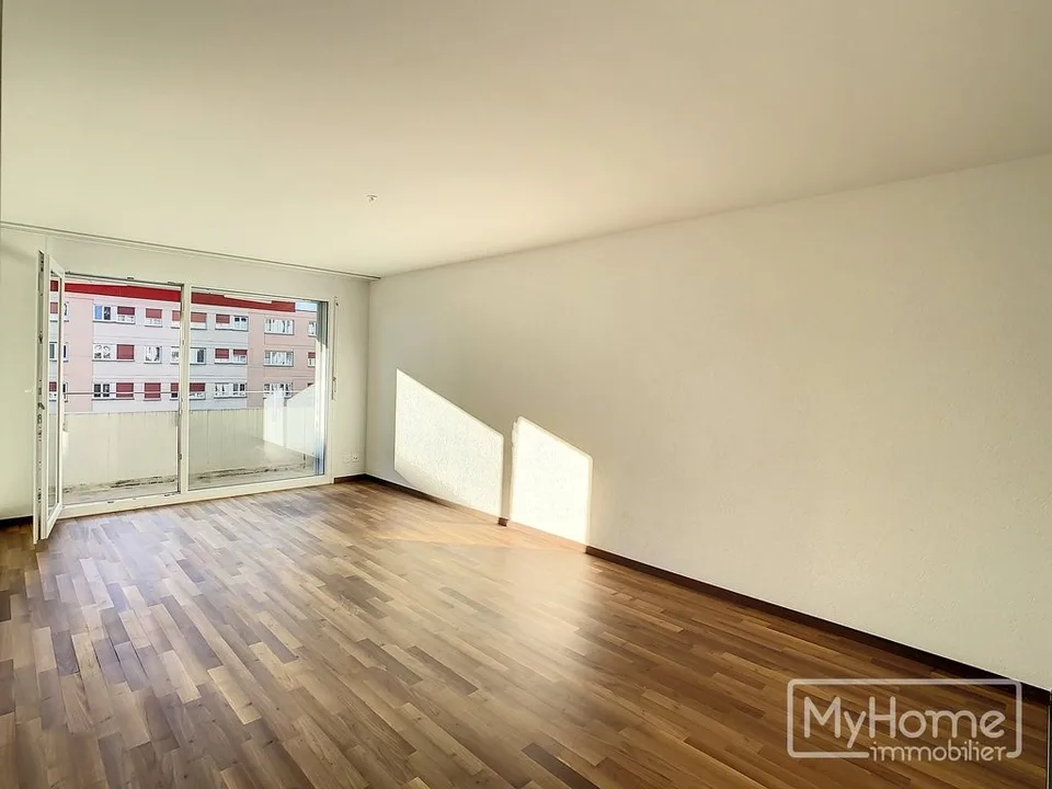 Geräumige 2.5-Zimmer-Wohnung mit Balkon – Foto 2 von 14