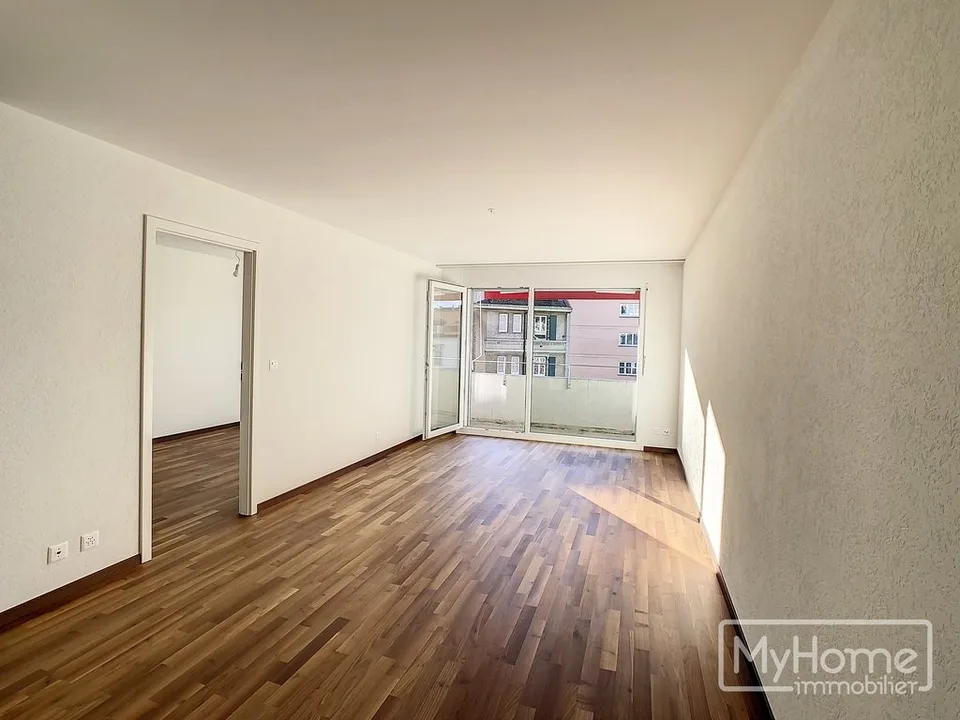 Geräumige 2.5-Zimmer-Wohnung mit Balkon – Foto 3 von 14