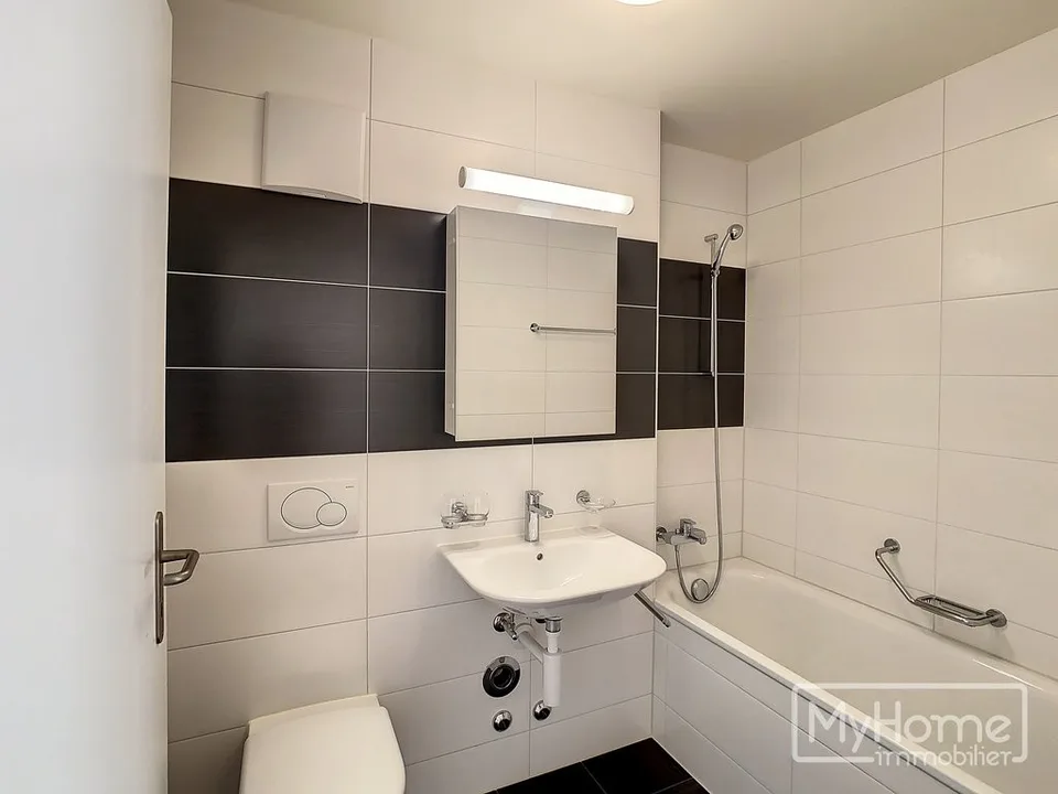 Geräumige 2.5-Zimmer-Wohnung mit Balkon – Foto 7 von 14