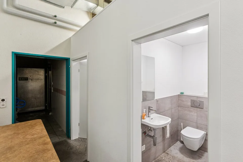 Espace commercial spacieux au Bärenplatz à Fahrwangen! – photo 15 sur 16