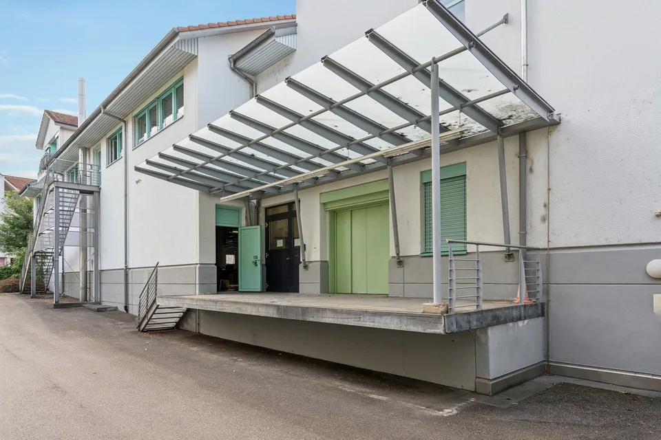 Espace commercial spacieux au Bärenplatz à Fahrwangen! – photo 4 sur 16