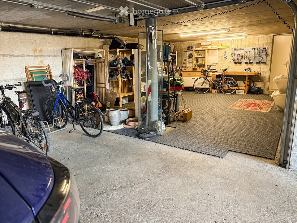 Duplex 5,5 Zimmer, 231 m² — Wohnzimmer von 90 m², Suite, Garage für 6 Fahrzeuge – Foto 21 von 23