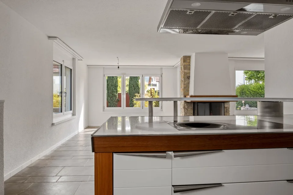 Renovierte 2.5 Zimmer-Gartenwohnung mit Wellnessbereich