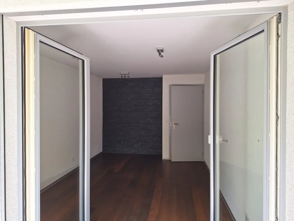 Ampio appartamento di 5.5 locali con 2 balconi e 4 camere da letto a Glis