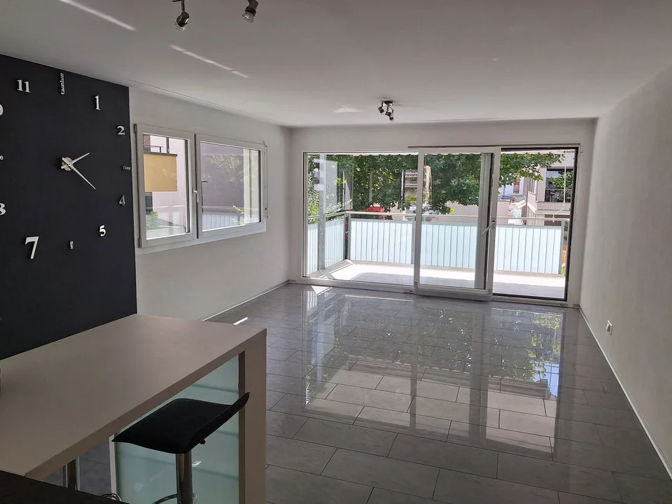 Ampio appartamento di 5.5 locali con 2 balconi e 4 camere da letto a Glis