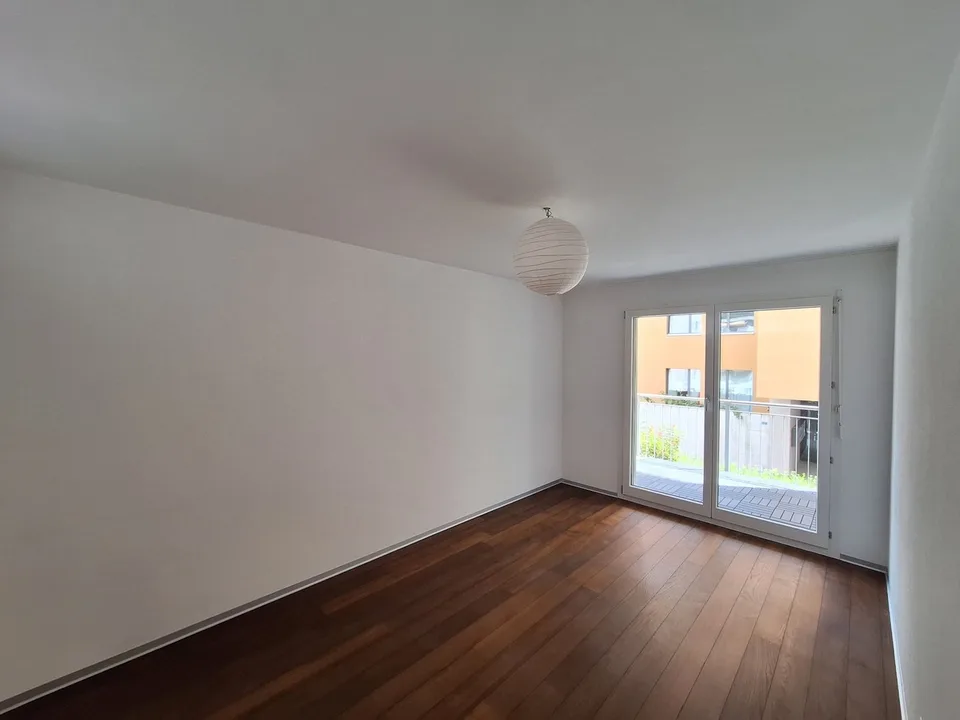 Ampio appartamento di 5.5 locali con 2 balconi e 4 camere da letto a Glis