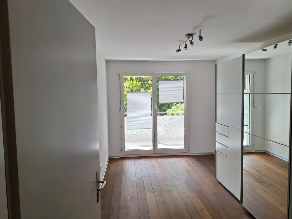 Ampio appartamento di 5.5 locali con 2 balconi e 4 camere da letto a Glis