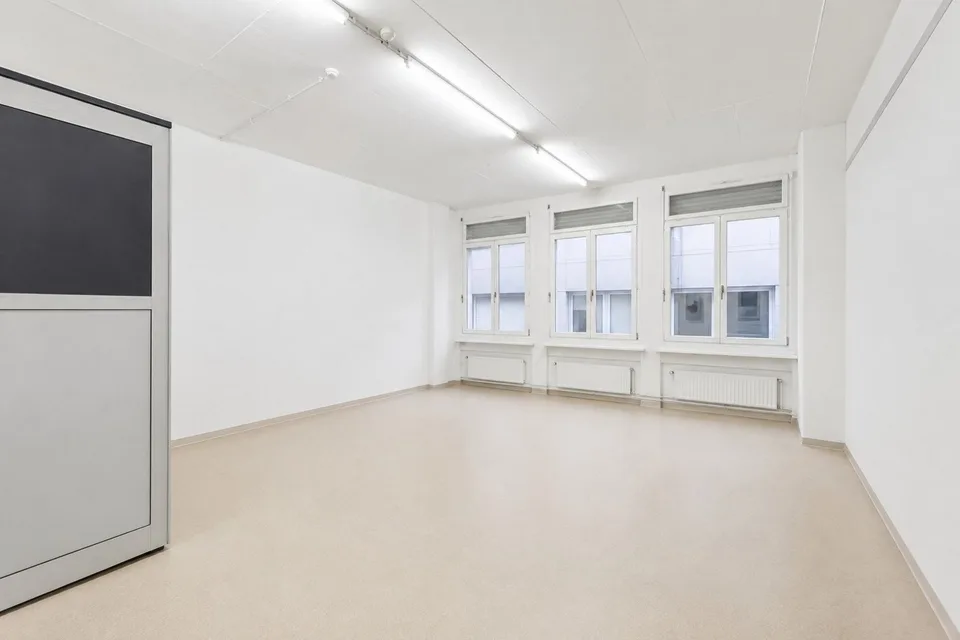 RAUM FÜR IHRE IDEEN - vielseitig nutzbare Gewerbefläche in Zürich Altstetten – Foto 2 von 6