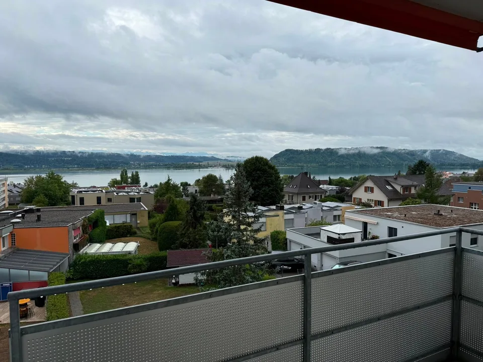 Magnificent view of the lake