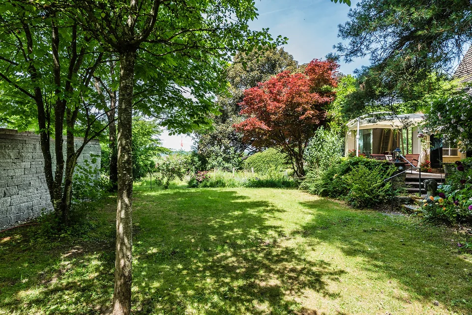 Maison de campagne de 9½ pièces avec grand jardin et beaucoup d'intimité – photo 5 sur 13