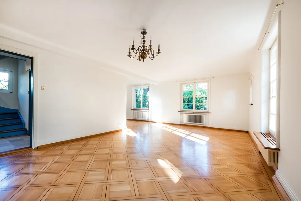Maison de campagne de 9½ pièces avec grand jardin et beaucoup d'intimité – photo 8 sur 13