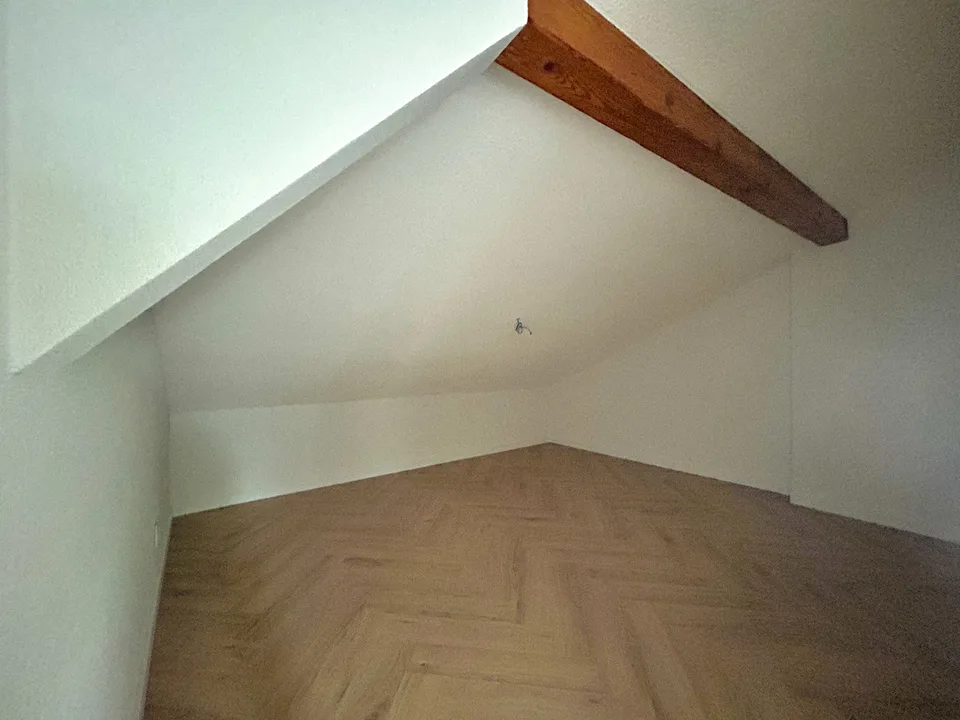 Geräumiges Haus mit Anbau in Vicques, renoviert 2025 – Foto 13 von 26
