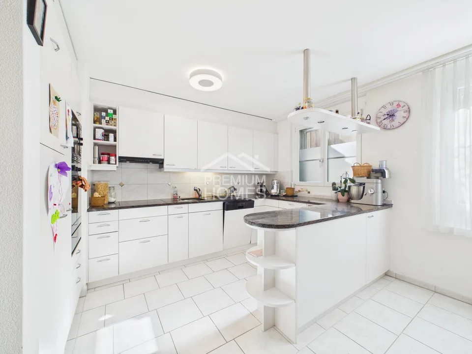 MOVE IN AND FEEL RIGHT AT HOME – photo 3 of 13