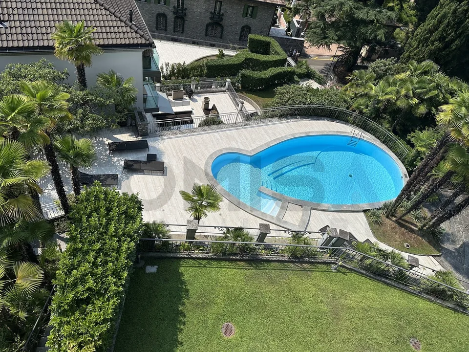VENDESI A CASTAGNOLA Elegante attico 4.5 locali vista lago – photo 5 sur 5