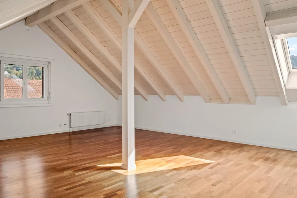 Modern 3.5-room maisonette apartment with expanded attic