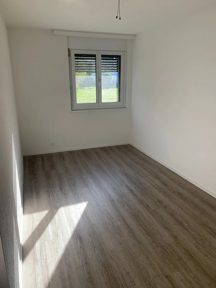 Bright 4.5-room apartment with balcony in a quiet location – Höri ZH