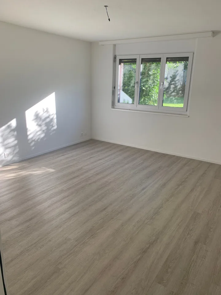 Bright 4.5-room apartment with balcony in a quiet location – Höri ZH