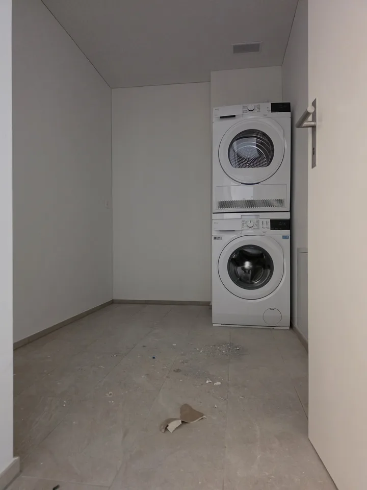Erstvermietung im HIGH FIVE 4.5-Zimmer-Wohnung mit Wintergarten & Balkon