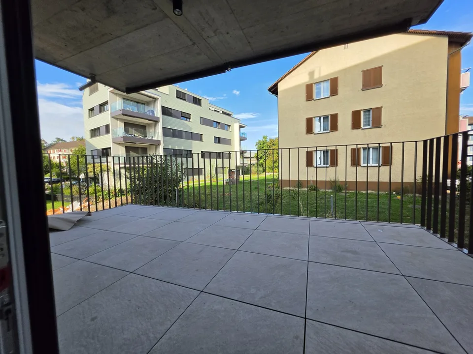 Erstvermietung im HIGH FIVE 4.5-Zimmer-Wohnung mit Wintergarten & Balkon