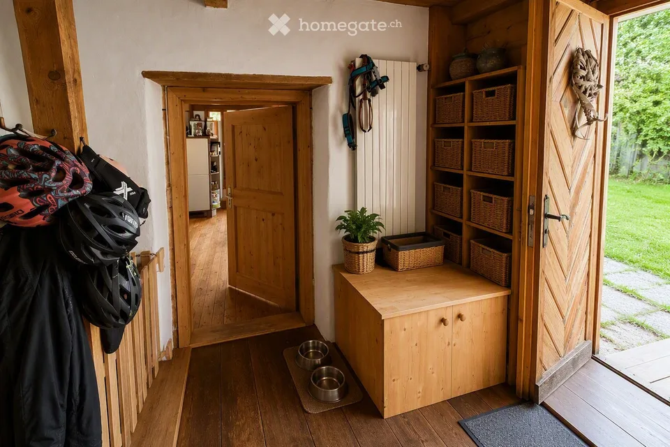 Geräumige 5-Zimmer-Wohnung / Hausteil in Davos Dorf – Altbaucharme mit Umschwung
