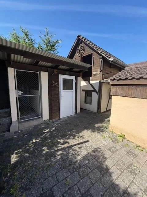 Appartement de charme de 4 pièces dans un immeuble ancien avec jardin à Füllinsdorf – disponible immédiatement !