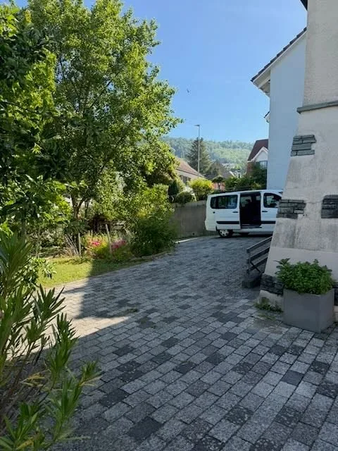 Appartement de charme de 4 pièces dans un immeuble ancien avec jardin à Füllinsdorf – disponible immédiatement !