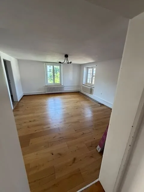 Appartement de charme de 4 pièces dans un immeuble ancien avec jardin à Füllinsdorf – disponible immédiatement !