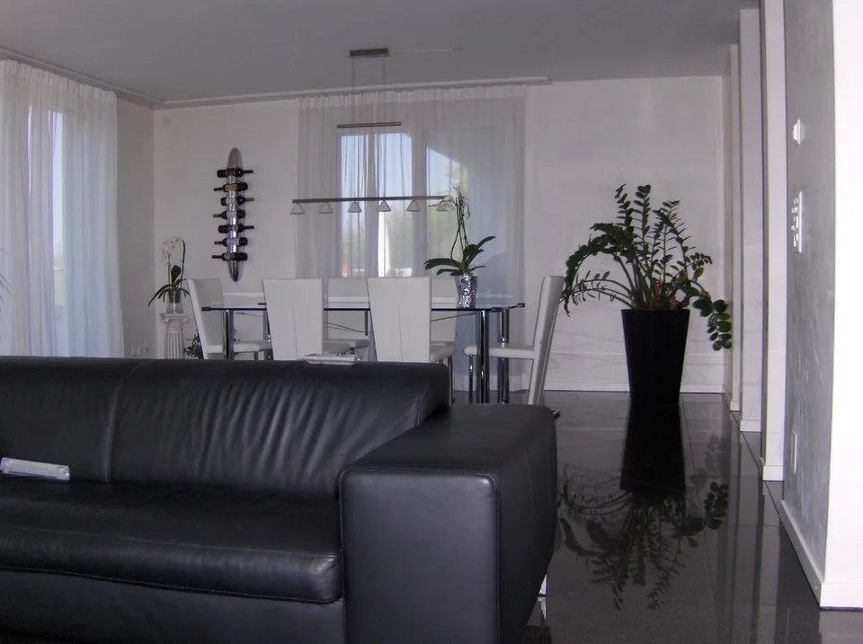 Charming 3.5-room attic apartment in Schönenberg ZH – Modern, Quiet & With a View – photo 3 of 15