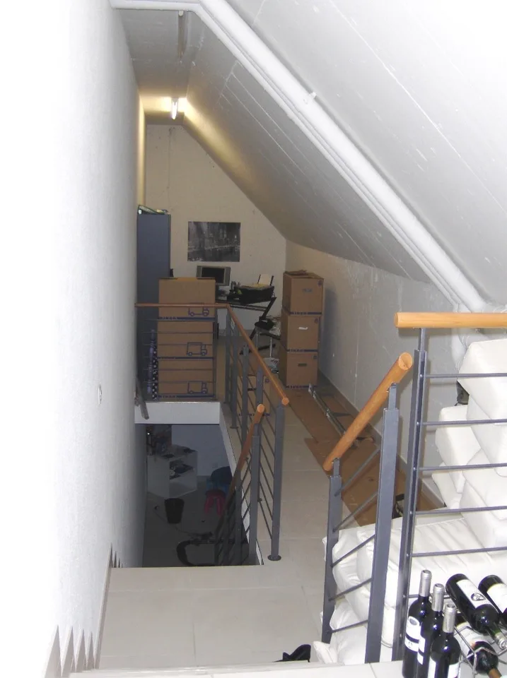 Charming 3.5-room attic apartment in Schönenberg ZH – Modern, Quiet & With a View – photo 5 of 15