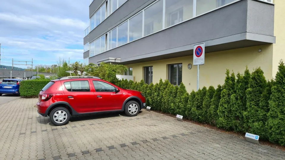 Parkplätze in Rupperswil nahe Bahnhof und Altersheim 1x aussen CHF 60.- 1x innen CHF 125.- – Foto 3 von 3