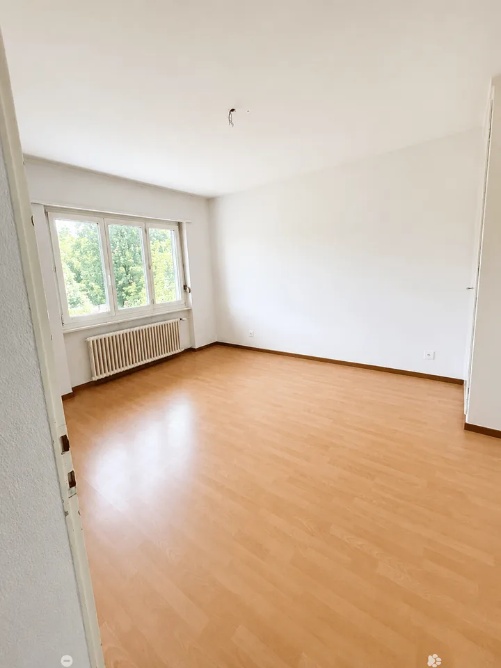 Appartement lumineux 3.5 pièces avec balcon à Biel – disponible immédiatement – photo 5 sur 7