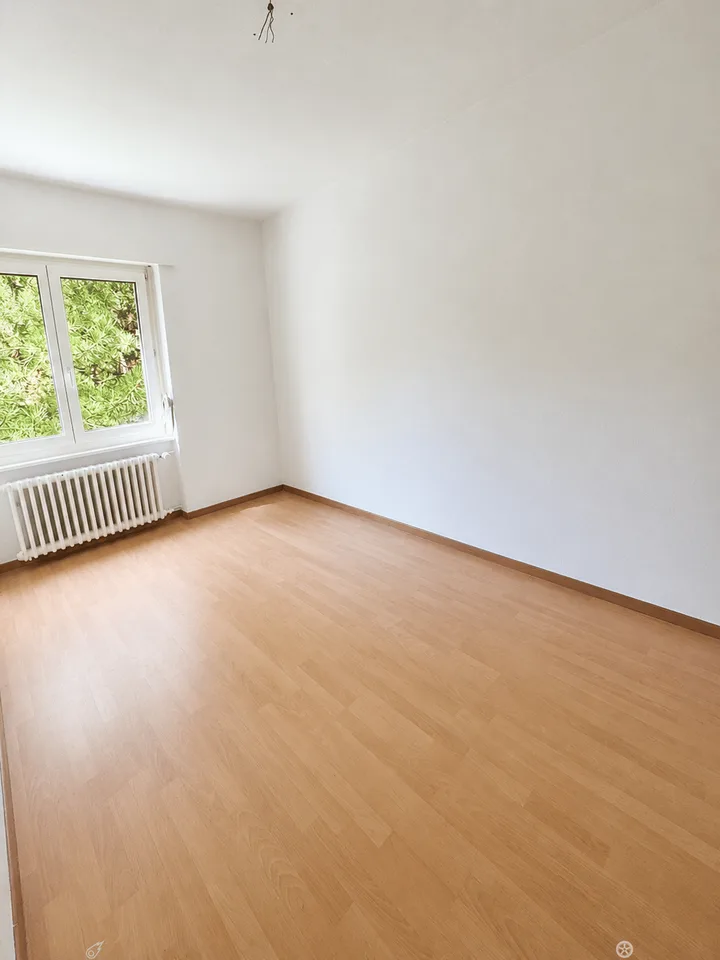 Appartement lumineux 3.5 pièces avec balcon à Biel – disponible immédiatement – photo 3 sur 7