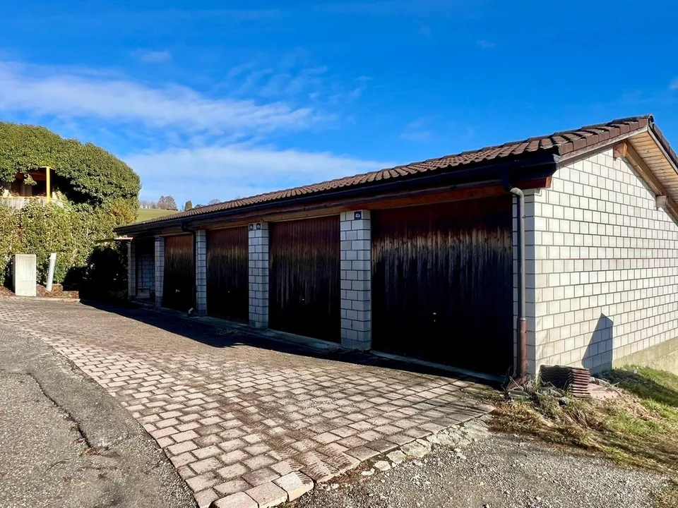 Villa indipendente con 5.5 locali e vista panoramica a Plasselb – foto 11 di 13