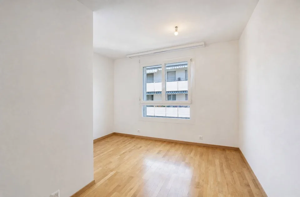 Helles 3,5-Zimmer-Wohnung. Nahe allen Annehmlichkeiten. – Foto 7 von 10