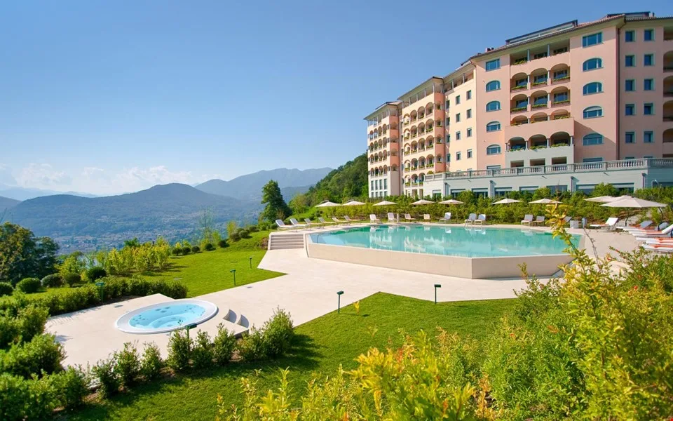 LUGANO-COLLINA D'ORO - AFFITTASI APPARTAMENTO ARREDATO CON SERVIZI ALBERGHIERI (Rif. 307)