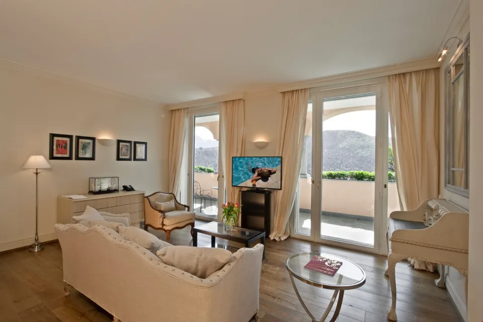 LUGANO-COLLINA D'ORO - AFFITTASI APPARTAMENTO ARREDATO CON SERVIZI ALBERGHIERI (Rif. 307)