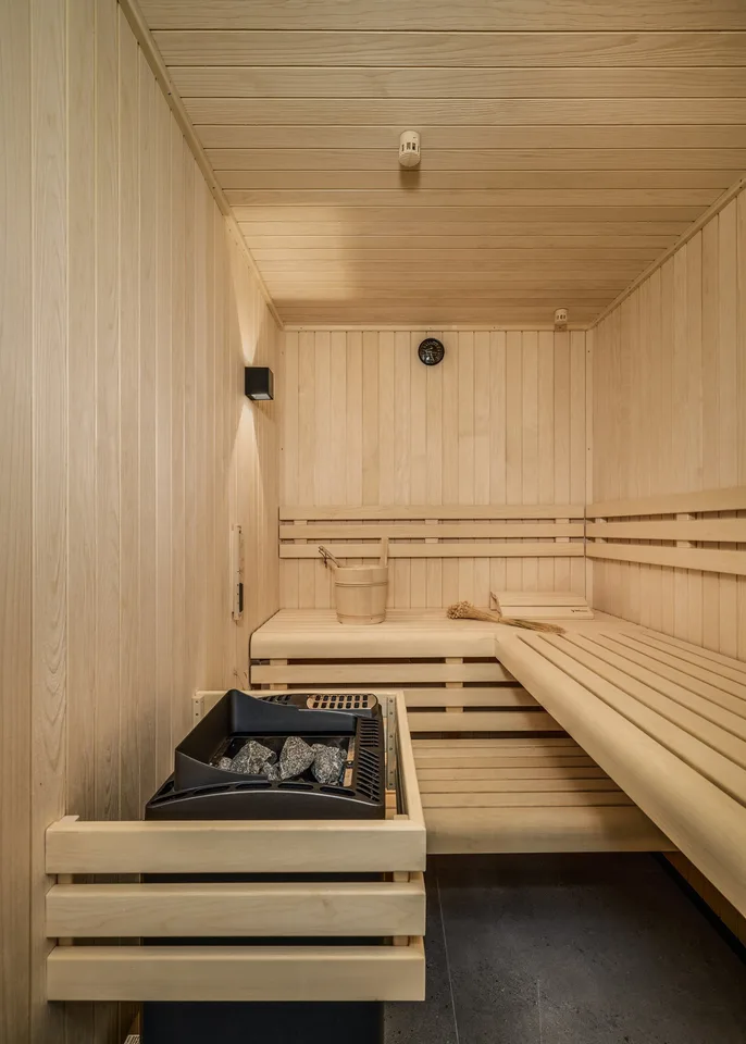 Two-Level Penthouse with Private Sauna – photo 7 sur 11