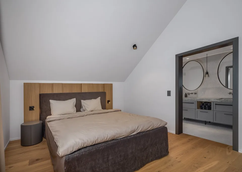 Two-Level Penthouse with Private Sauna – photo 6 sur 11